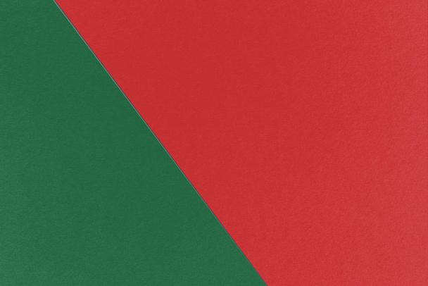 Absztrakt geometriai karácsonyi háttér Firebrick és Cal Poly Pomona zöld színek, akvarell papír az anyagminőség - Fotó, kép