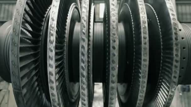 Frontalschuss eines ausgleichenden Dampfturbinenmotors - Filmmaterial, Video