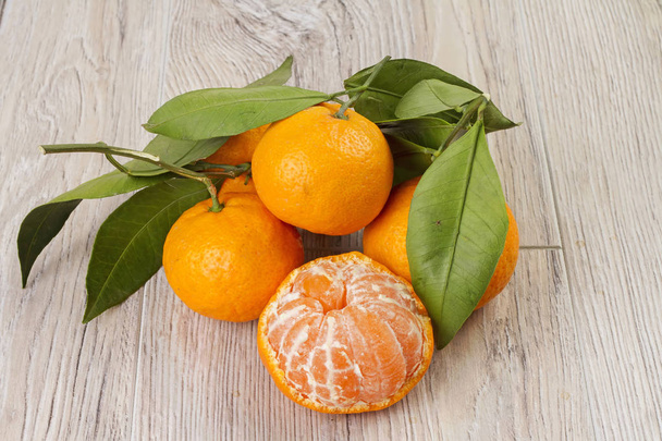 Фруктовые продукты; мандарин, мандарин изолирован, витамин С
. - Фото, изображение