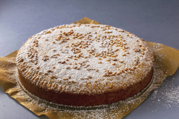 italienischer Oma-Kuchen. torta della nonna. hausgemachtes Backen. Dessert - Foto, Bild