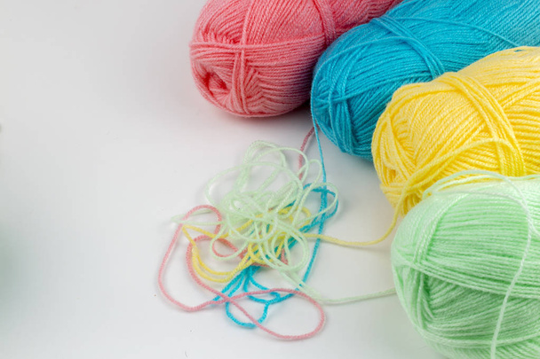 Primer plano de bolas de lana de colores como fondo
 - Foto, Imagen