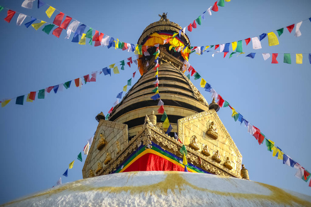 Csúcsra Swayambahunath sztúpa Kathmandu, Nepál. Egy Unesco Világörökség. - Fotó, kép