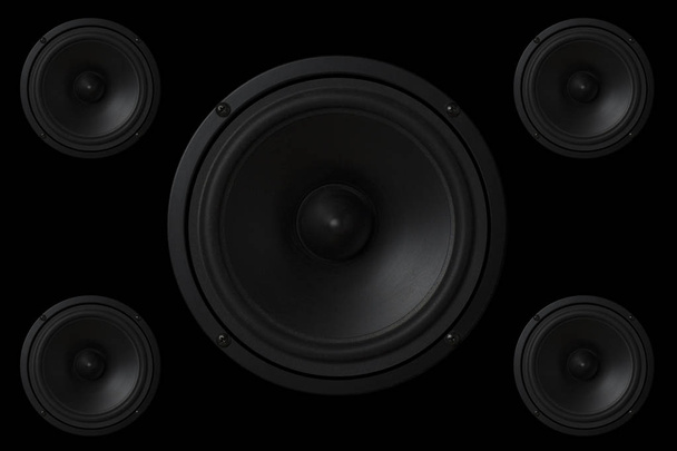 Динамік чорної музики на чорному ізольованому фоні. Концепція вечірки або прослуховування музики
 - Фото, зображення