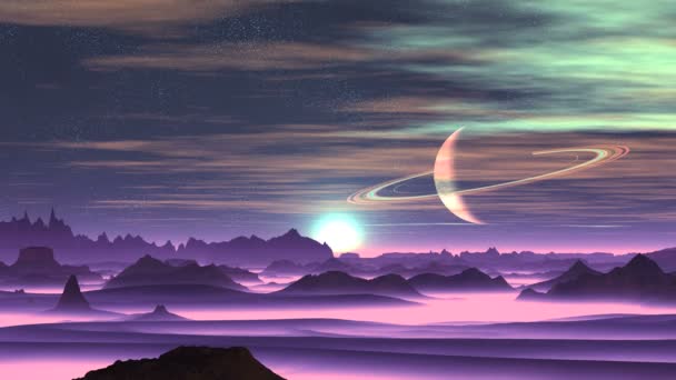 Zonsopgang boven de buitenaardse planeet. Donkere kliffen staan onder dikke Lila mist. Een stralende witte zon in een blauw halo stijgt langzaam achter de horizon. De planeet is in de sterrenhemel omgeven door ringen. Langzaam zwevende gekleurde wolken. - Video
