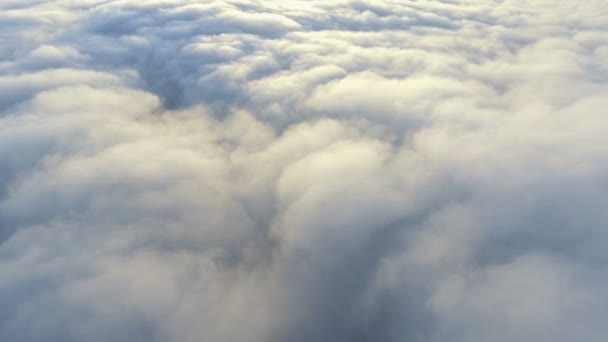 Bulutlar düzlem görünümünü. Dünya üzerinde uçan - Video, Çekim