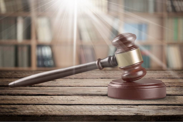 Δικαστής ξύλινο σφυρί, νόμου και δικαιοσύνης έννοια - Φωτογραφία, εικόνα