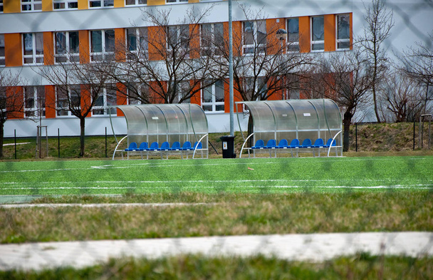 stade de football avec gazon artificiel
 - Photo, image