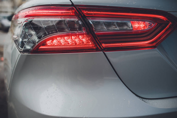 Taillight Powrót światła z refleksje genialny auto biały ciało - Zdjęcie, obraz