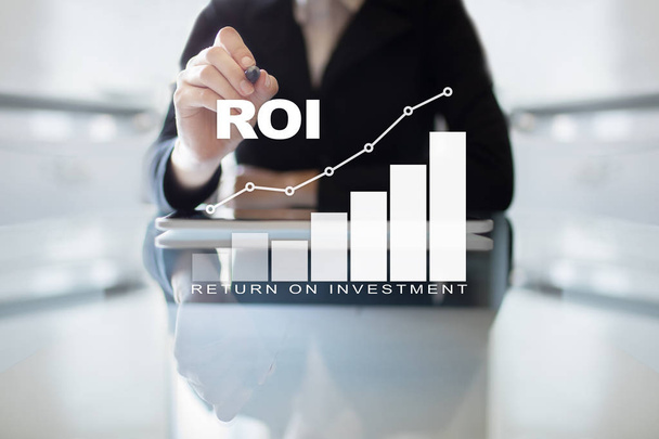 Gráfico ROI, Retorno de la inversión, Mercado de Valores y Comercio de Negocios y Concepto de Internet
. - Foto, imagen