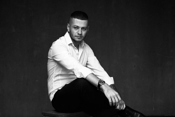 studio portrait of handsome young caucasian man  - Fotografie, Obrázek