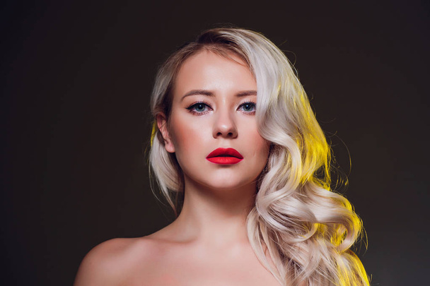 Luxury woman portrait with perfect hair and make-up blonde. - Fotó, kép