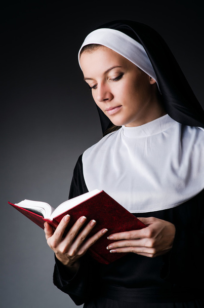 Jovem freira no conceito religioso - Foto, Imagem