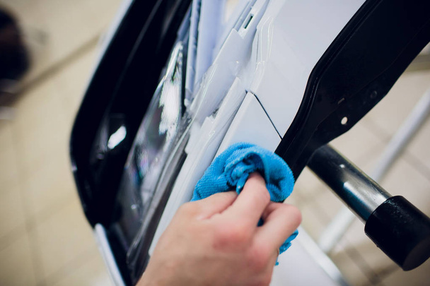 Car paint protection, protect coating installation - Foto, Bild