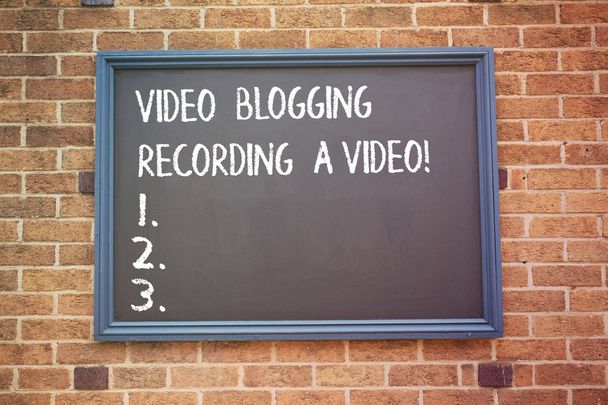 Λέξη γράφοντας κείμενο Video Blogging καταγραφή ένα βίντεο. Επιχειρηματική ιδέα για τα Social media δικτύωση blogger επιρροή. - Φωτογραφία, εικόνα