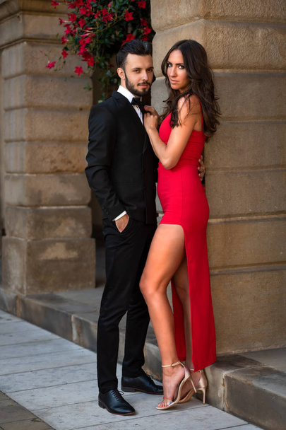 Portrait of an elegant fashion couple in love on a romantic date during a luxury banquet. - Foto, Imagen