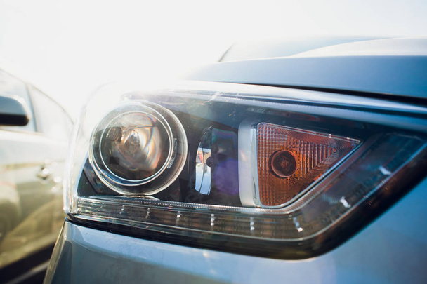 Car headlight with shallow depth field - Fotoğraf, Görsel