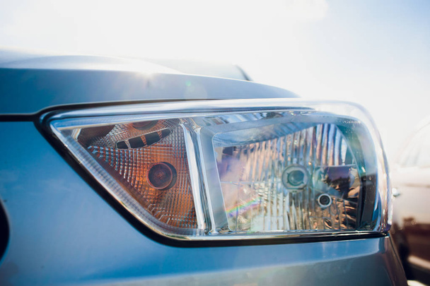 Car headlight with shallow depth field - Zdjęcie, obraz