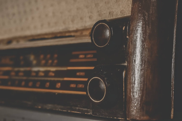 Vista ravvicinata delle apparecchiature audio vintage, colore vintage
 - Foto, immagini