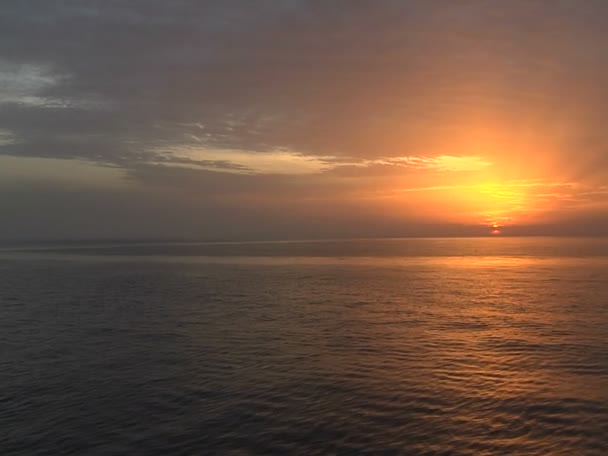 ηλιοβασίλεμα στη μαύρη θάλασσα - Πλάνα, βίντεο