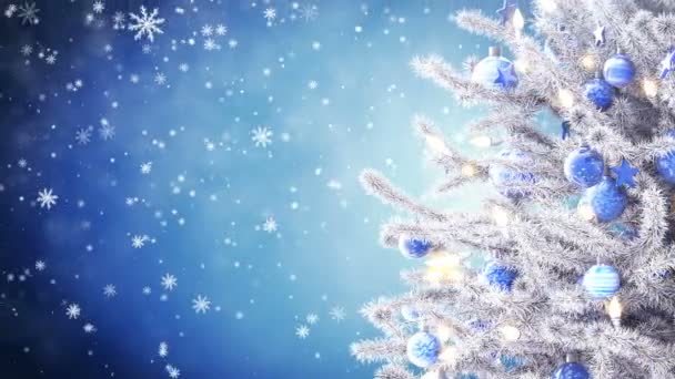 Neujahrsbaum mit fallenden Schneeflocken - Filmmaterial, Video