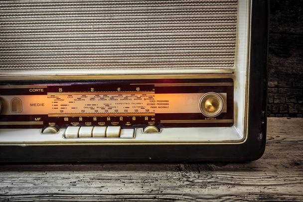 eski analog radyo - natürmort - Fotoğraf, Görsel