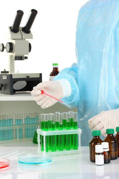 Scientist conducting research in laboratory close up - Foto, imagen