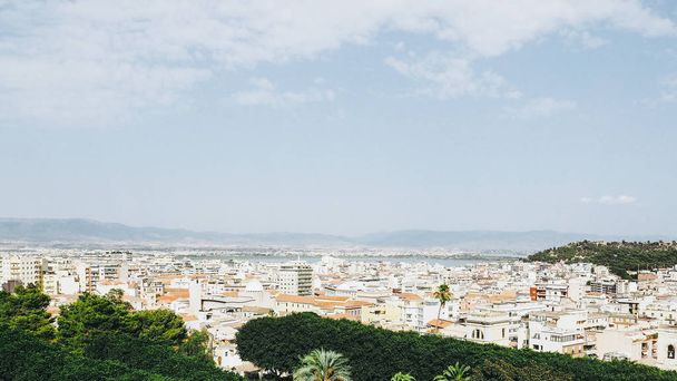 Vista aérea da cidade de Cagliari, Itália
 - Foto, Imagem