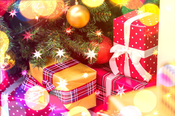 Christmas tree with presents - Φωτογραφία, εικόνα