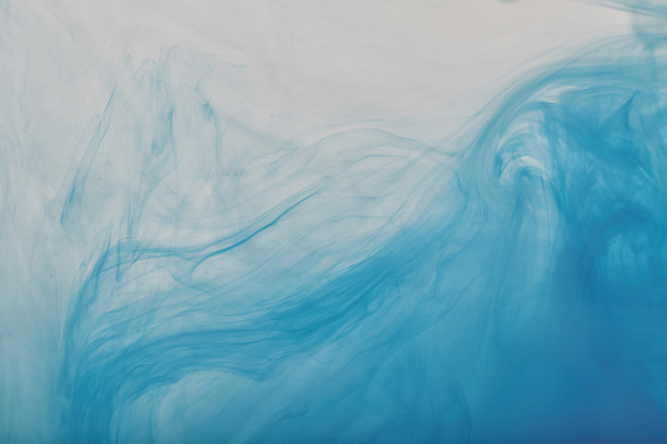 абстрактный фон с голубыми вихрями краски
 - Фото, изображение