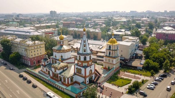 Venäjältä, Irkutskista. Loppiaisen katedraali. Ortodoksinen temppeli katolinen temppeli, Dron
   - Valokuva, kuva
