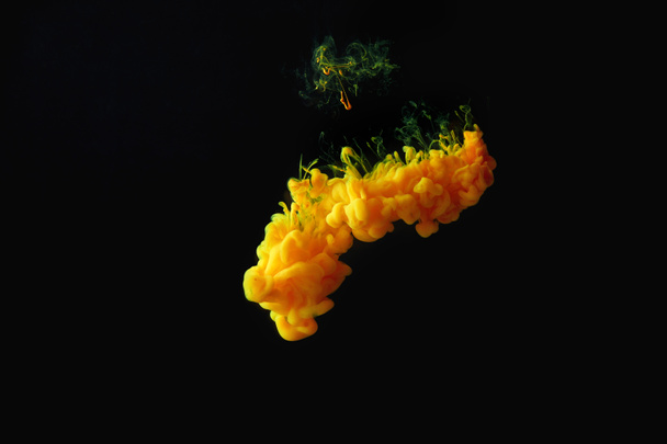 černé pozadí s oranžovou cákanec barvy - Fotografie, Obrázek