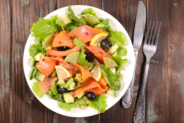 salada com salmão e abacate - Foto, Imagem