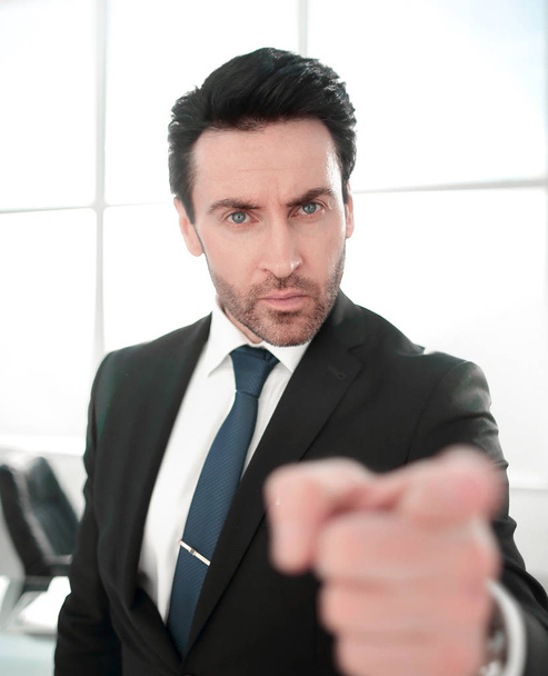 serious boss pointing at you. - 写真・画像