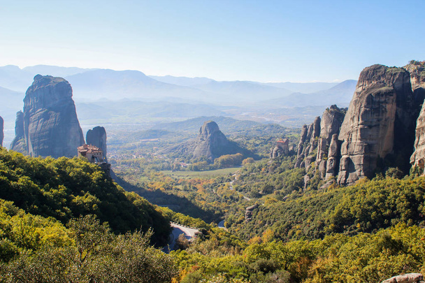The rocky temple Christian Orthodox complex of Meteora is one of the main attractions of the north of Greece and one of the oldest temples of the country, located high on the rocks. - Фото, зображення
