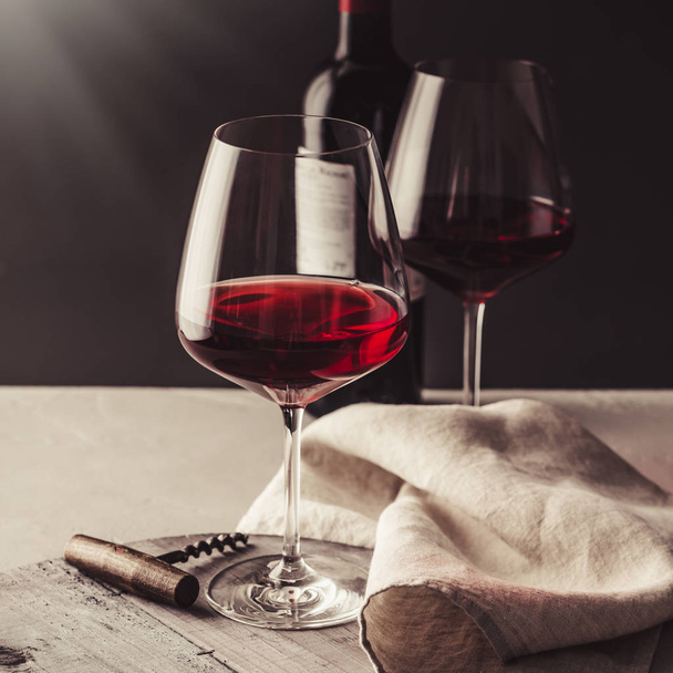 Glasses of red wine on concrete background - Foto, Imagem