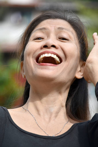 Filipina Female Senior Laughing - Foto, Bild