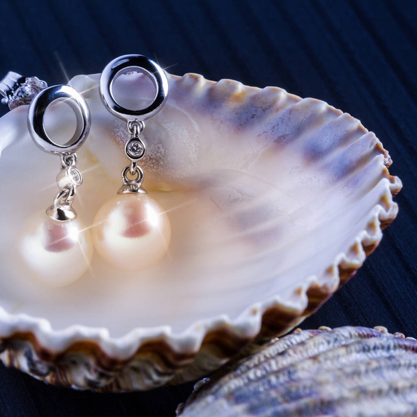 orecchini di perle - da vicino
 - Foto, immagini