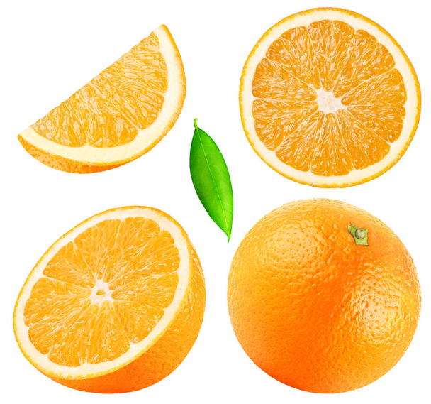 Eristettyjä appelsiineja. Kokoelma koko, puoli, viipale, pala oranssi hedelmiä lehtiä eristetty valkoisella pohjalla leikkausreitillä
 - Valokuva, kuva