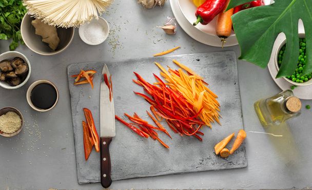 raw ingredients for cooking vegetarian thai noodles - Фото, изображение