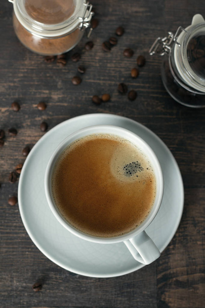 černá káva na dřevěné tabl - Fotografie, Obrázek