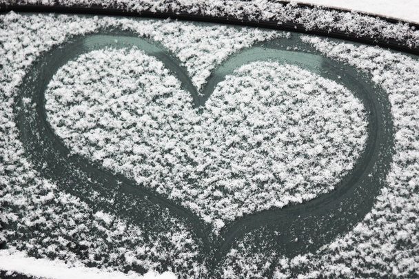 Zraněný obrázek s sněhu na okno. Zimní Malování pro romantický pár. Surprize pro manžela nebo manželky. Relaxační hobby - Fotografie, Obrázek