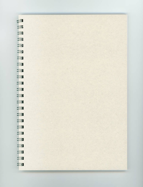 Blanco papier pagina van een Kladblok met kopie ruimte - Foto, afbeelding