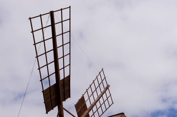 Architecturale details van de historische windmolen. Fuerteventura. Canarische eilanden. Spanje - Foto, afbeelding