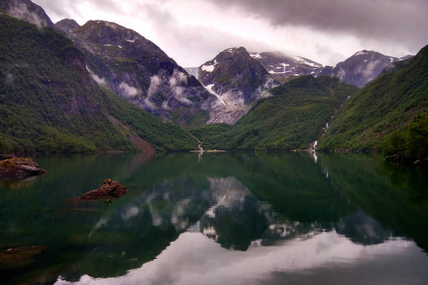 Lake Bondhus Folgefonna Ulusal Park, Hordaland İlçesi, Norveç - Fotoğraf, Görsel