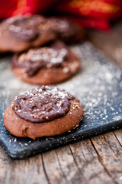 Çikolatalı kurabiyeleri Noel için taze - Fotoğraf, Görsel