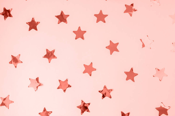 Χρυσά αστέρια σε στυλ της Πρωτοχρονιάς σε μπλε φόντο. - Φωτογραφία, εικόνα