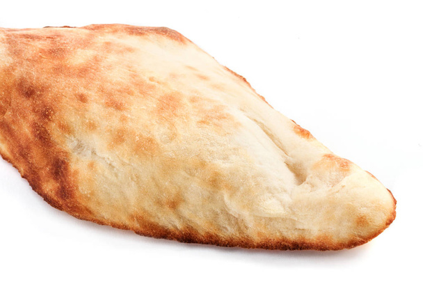 Пита хлеб изолированы на белом фоне, пекарня, кондитерская
 - Фото, изображение