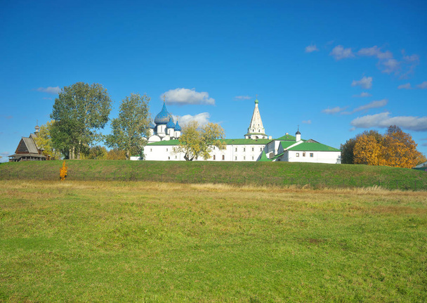 Herbstlandschaft in Susdal. Goldring von Russland. - Foto, Bild