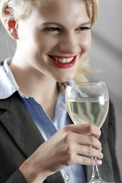 Woman drinking wine - Zdjęcie, obraz