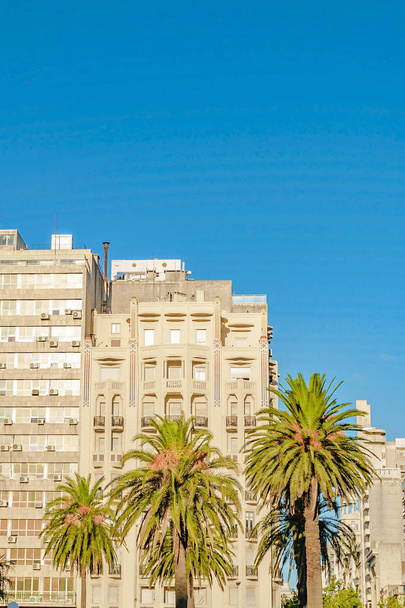 Exterior facade of apartment buildings at independence square, Montevideo, Uruguay - Zdjęcie, obraz